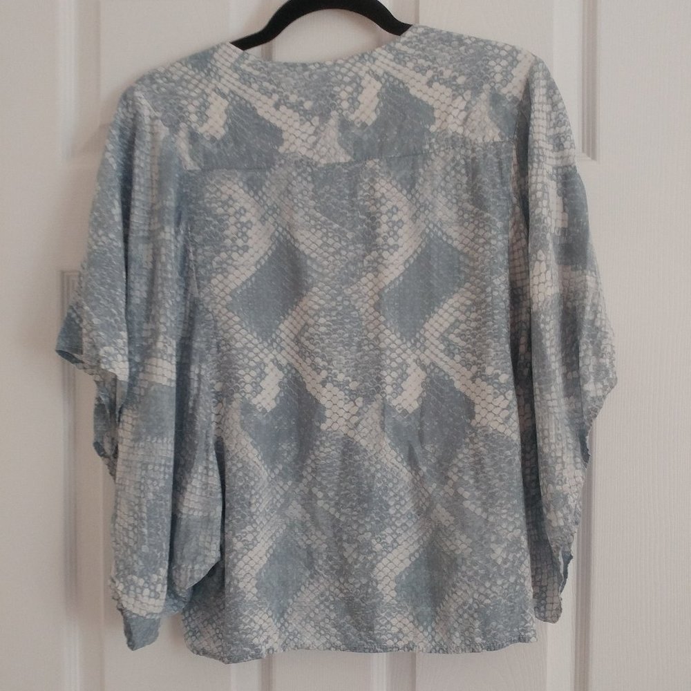 Vici Rattle 'Round Button Down Top - Picture 2 of 5